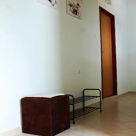 11672a Apartment